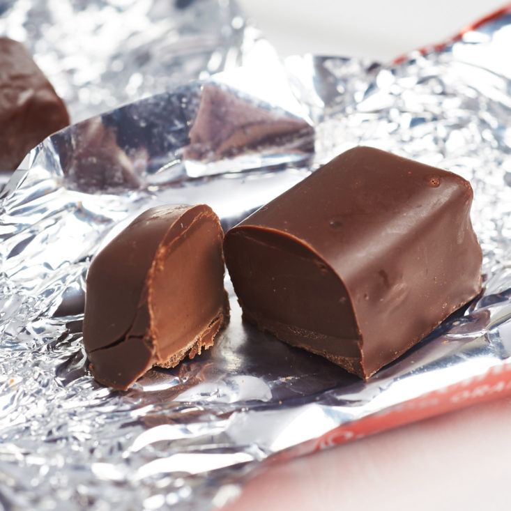 See the chocolate bars and specialty chocolates I got in the latest Chococurb box!