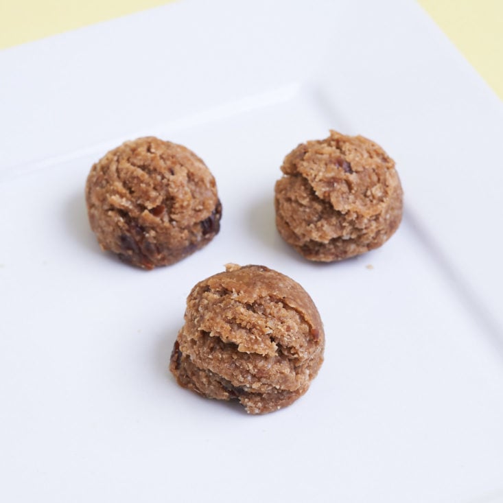 These raw cookies and truffles in this Goodbites box are SO indulgent!