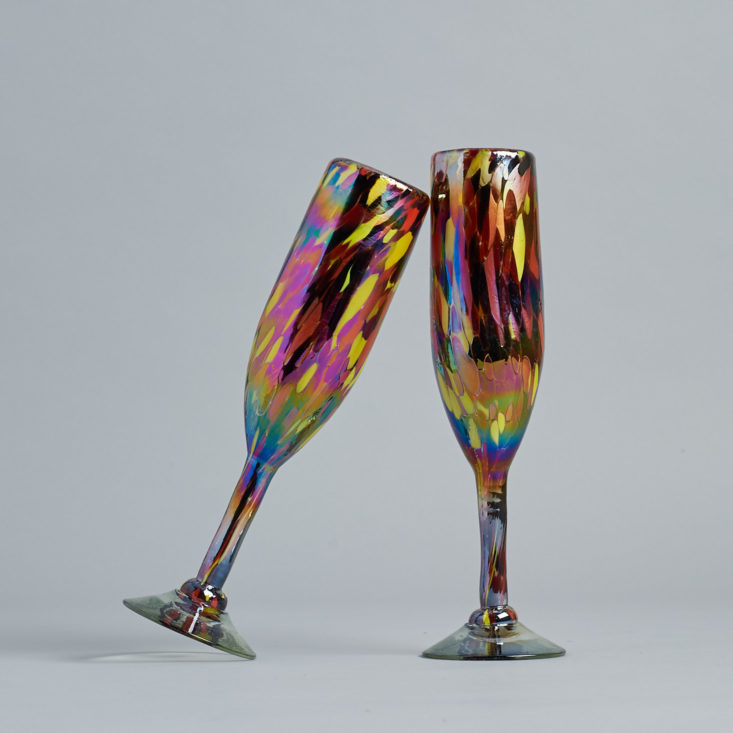 Cheers to these bright unicorn-inspired iridescent champagne flutes!