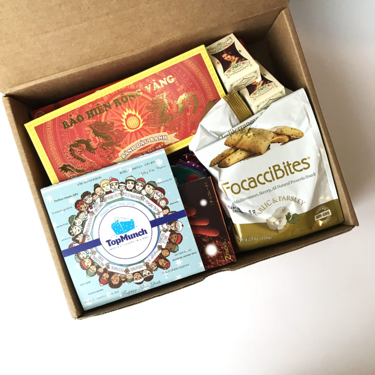 TopMunch Cultural Snack Box December 2017 - Box Open