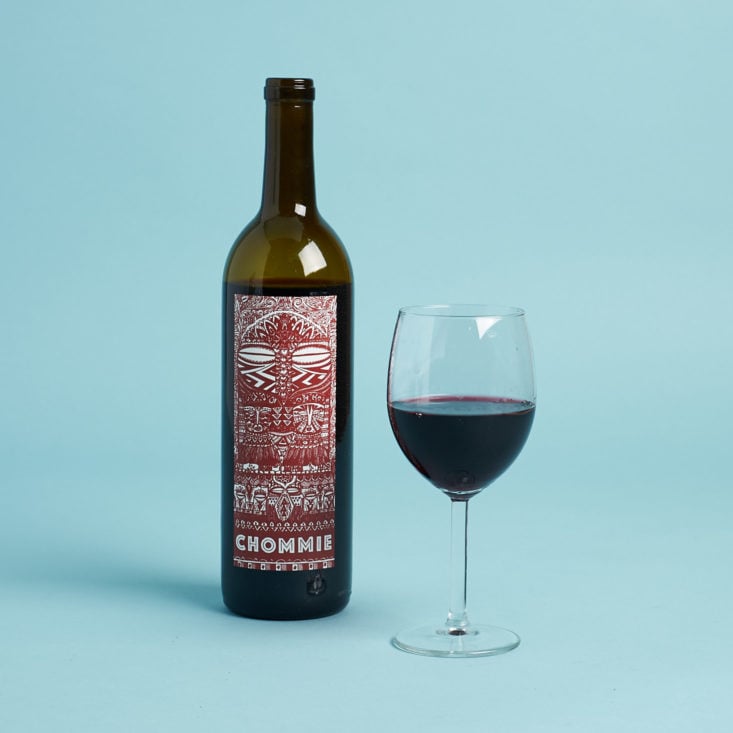 Chommie 2016 Pinotage with glass