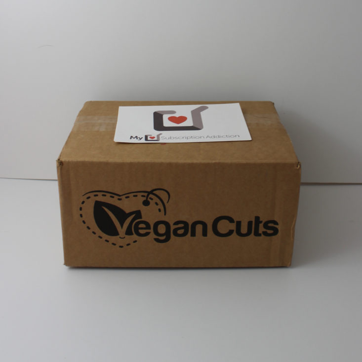 closed Vegan Cuts Snack box