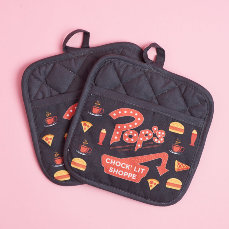 fanmail pop's small oven mitt set with retro designs