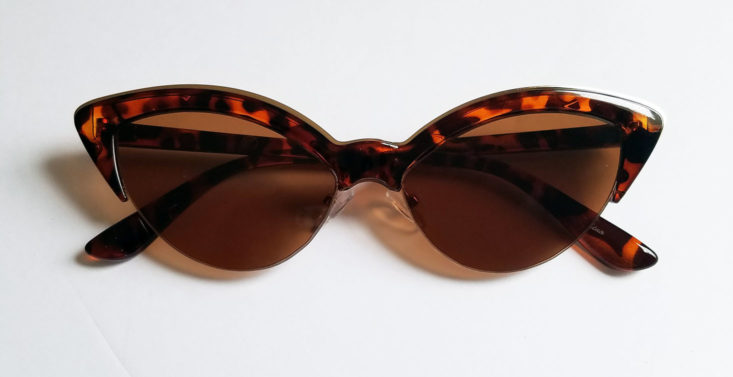 Pinup In A Pack April 2018 0004 sunglasses