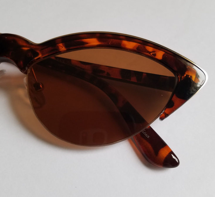Pinup In A Pack April 2018 0006 sunglasses