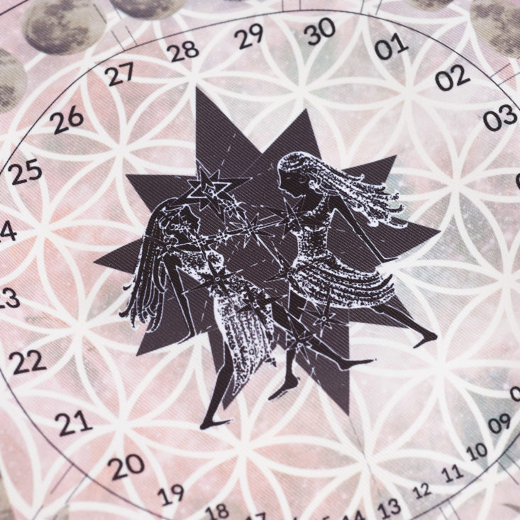 gaia collective moon box mat