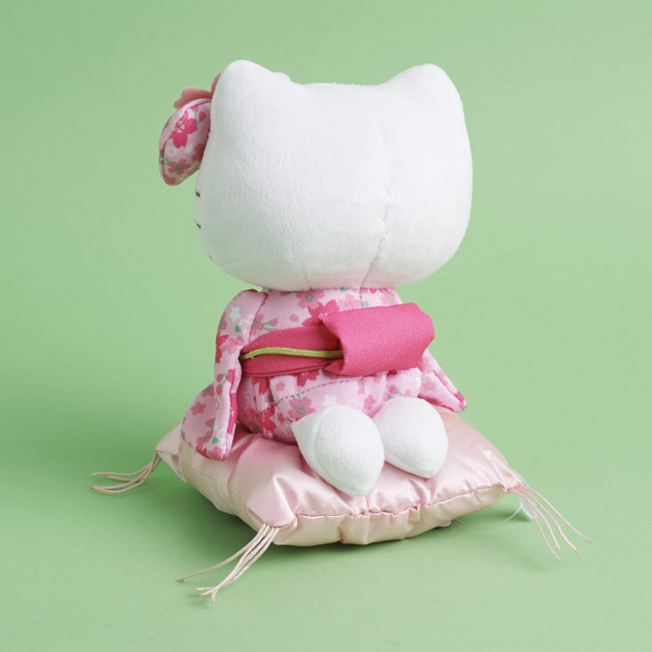 back of Hello Kitty kneeling in a kimono Plush 