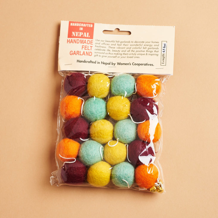 globein tea party pompom garland package