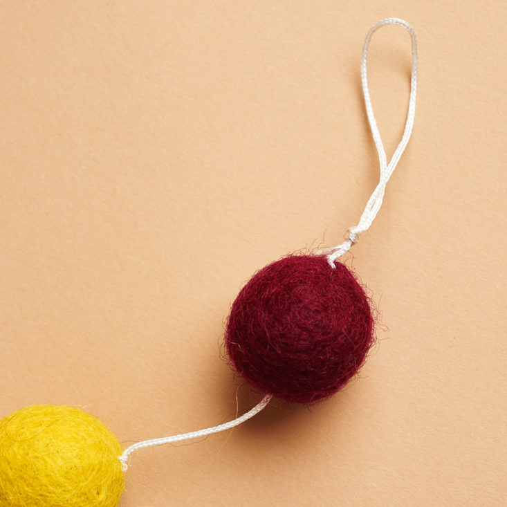 globein tea party pompom