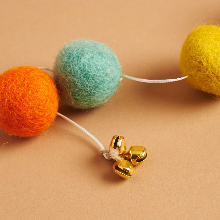 globein tea party rainbow pompom string