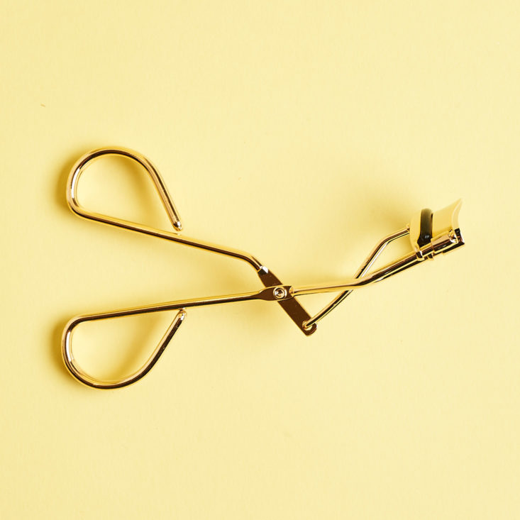 New Beauty Test Tube September 2018 - Battington Lash Curler Side View