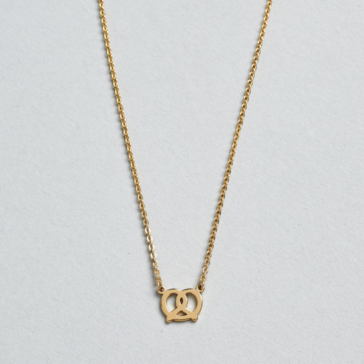 rocksbox pretzel pendant