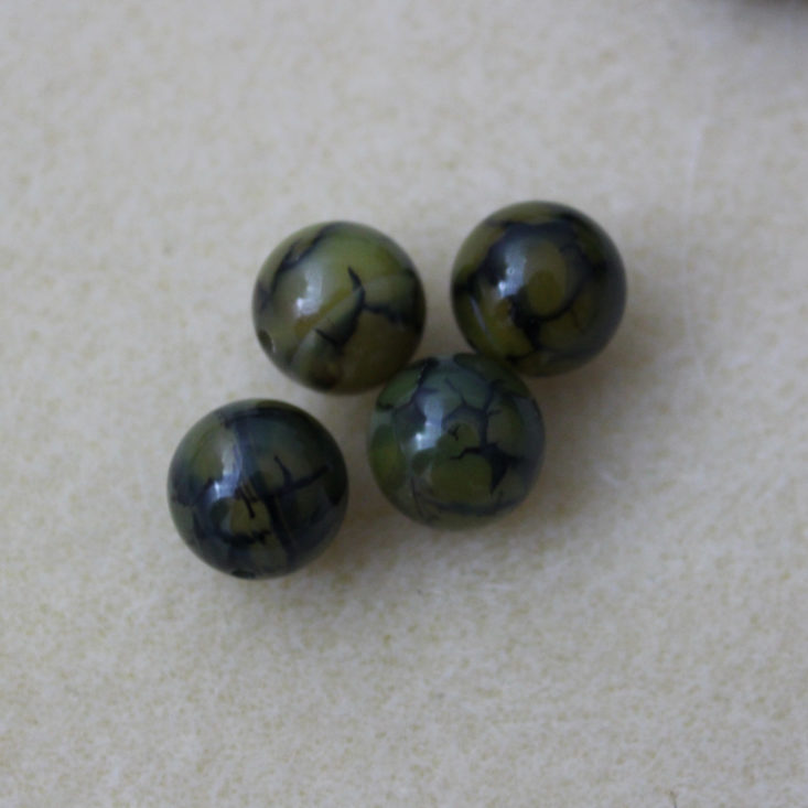 Blueberry Cove Beads October 2018 - Glass Rounds Top