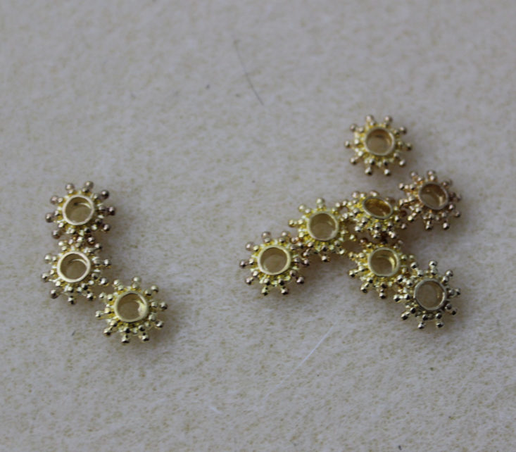 Blueberry Cove Beads October 2018 - Goldtone Sun Spacers Top