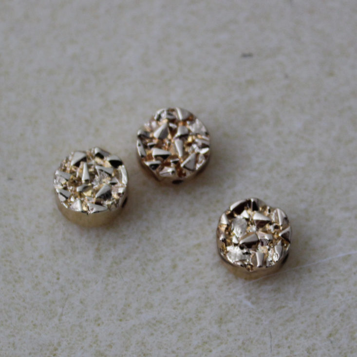 Blueberry Cove Beads October 2018 - Metal-Plated Imitation Druzy Top
