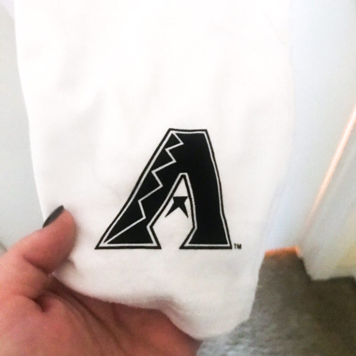 Diamond Crate By Sports Crate That 70’s Crate Review September 2018 - Raglan Shirt Side Logo