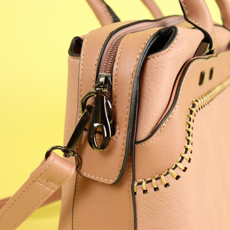 Ivory Clasp satchel zipper detail