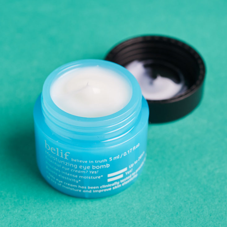Play! Smarts by Sephora K-Beauty October 2018 - Belif Moisturizing Eye Bomb Open Front