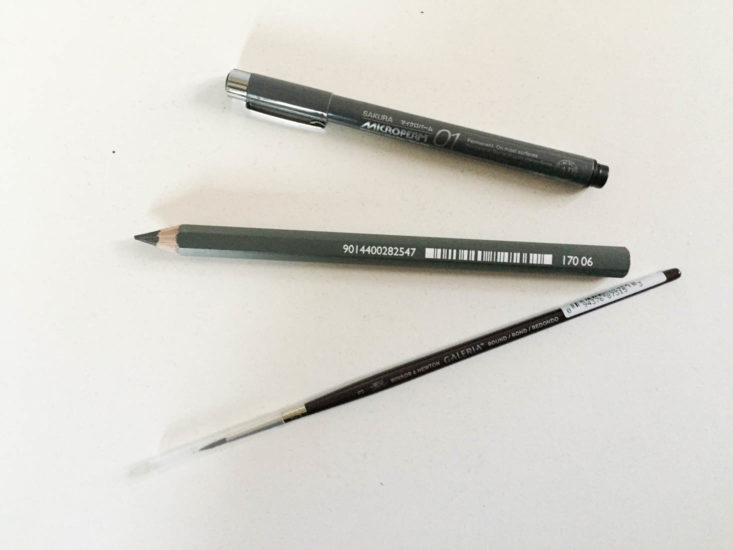Art Snacks Subscription Box Review November 2018 - Winsor & Newton Galeria Short Handle Brush Top