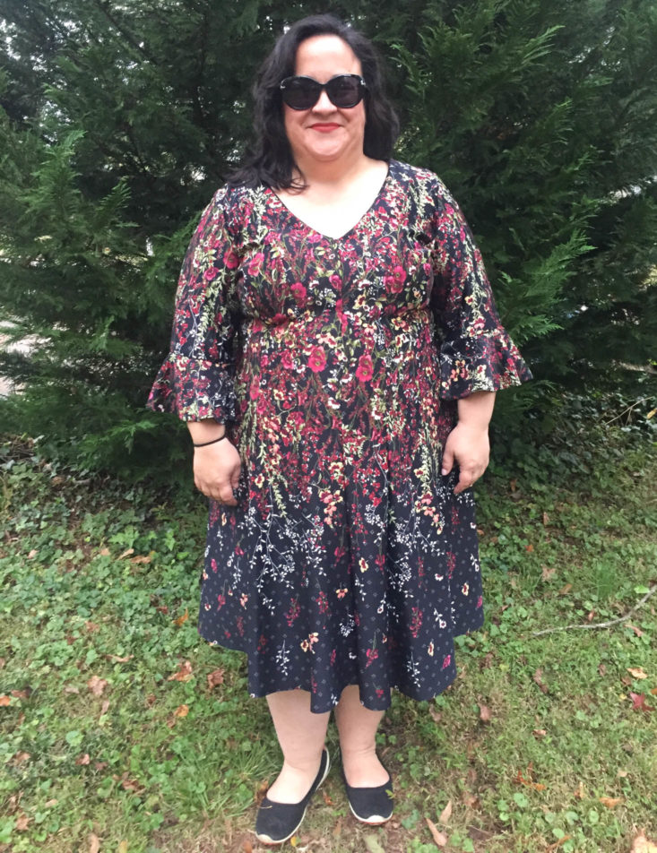 Gwynnie Bee Subscription Review November 2018 - GABBY SKYE - Bell Sleeve Floral Fit And Flare Dress Front