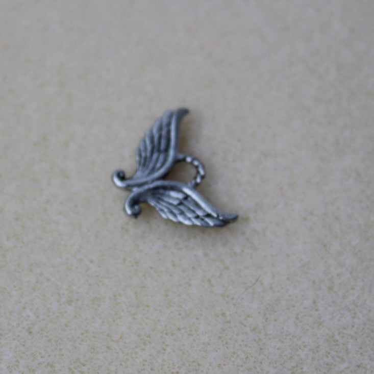 Bead Crate December 2018 - 19 x 14mm Quest Antique Silver Angel Wing Top