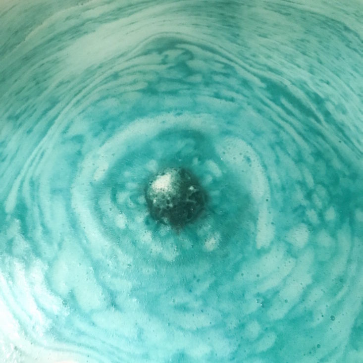 Naturally Vain November 2018 - Evergreen Bath Bomb Open Pack Shade Of Color View