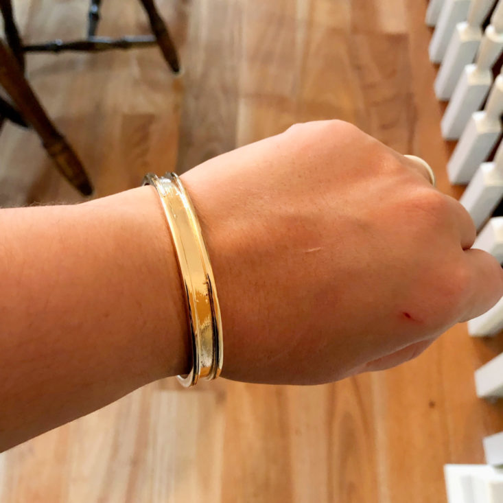 Rebecca Mail Celebrate Fall Deluxe Box November 2018 Review - bracelet on my wrist Without hair tie Top