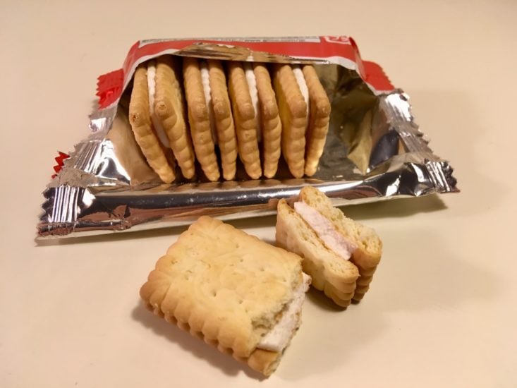 TokyoTreat Classic Review November 2018 - Glico Bisco Sandwich Snack Piece Front