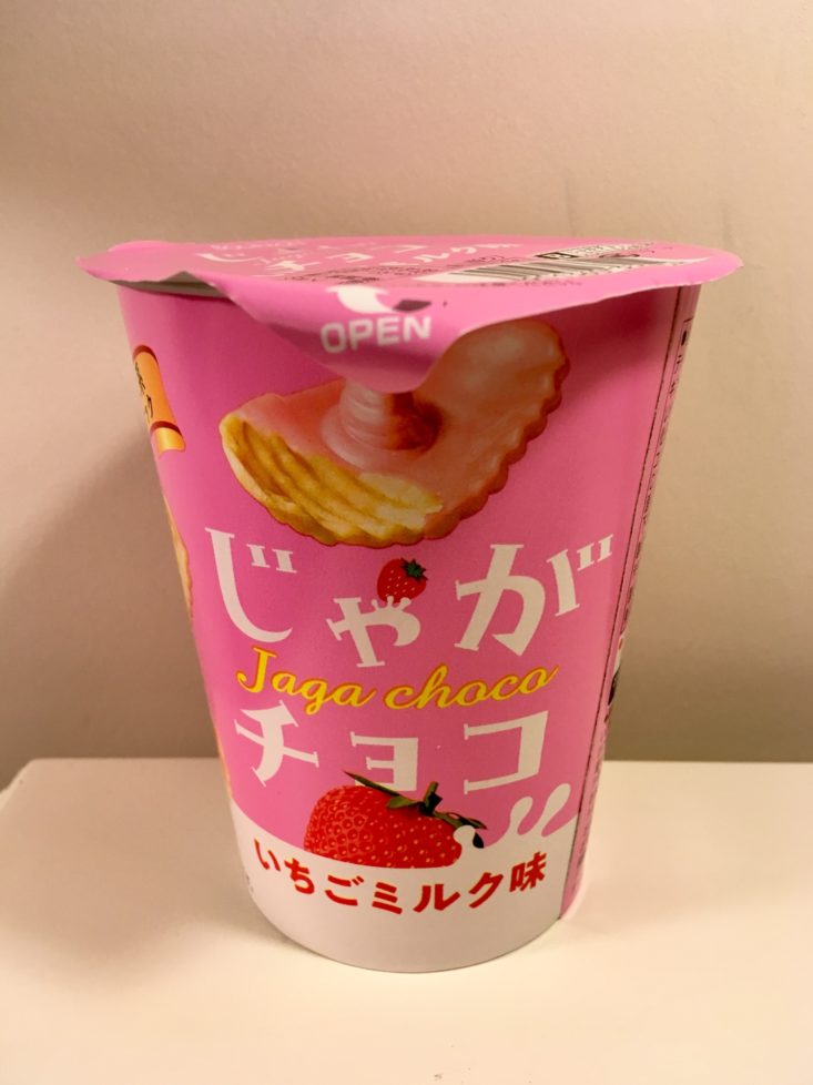 TokyoTreat Classic Santa’s Snacks December 2018 - Bourbon Strawberry Chocolate Chips Cup Front