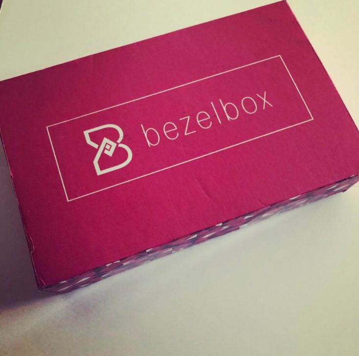Bezel Box Mini January 2019 - Bezel Box Close Top