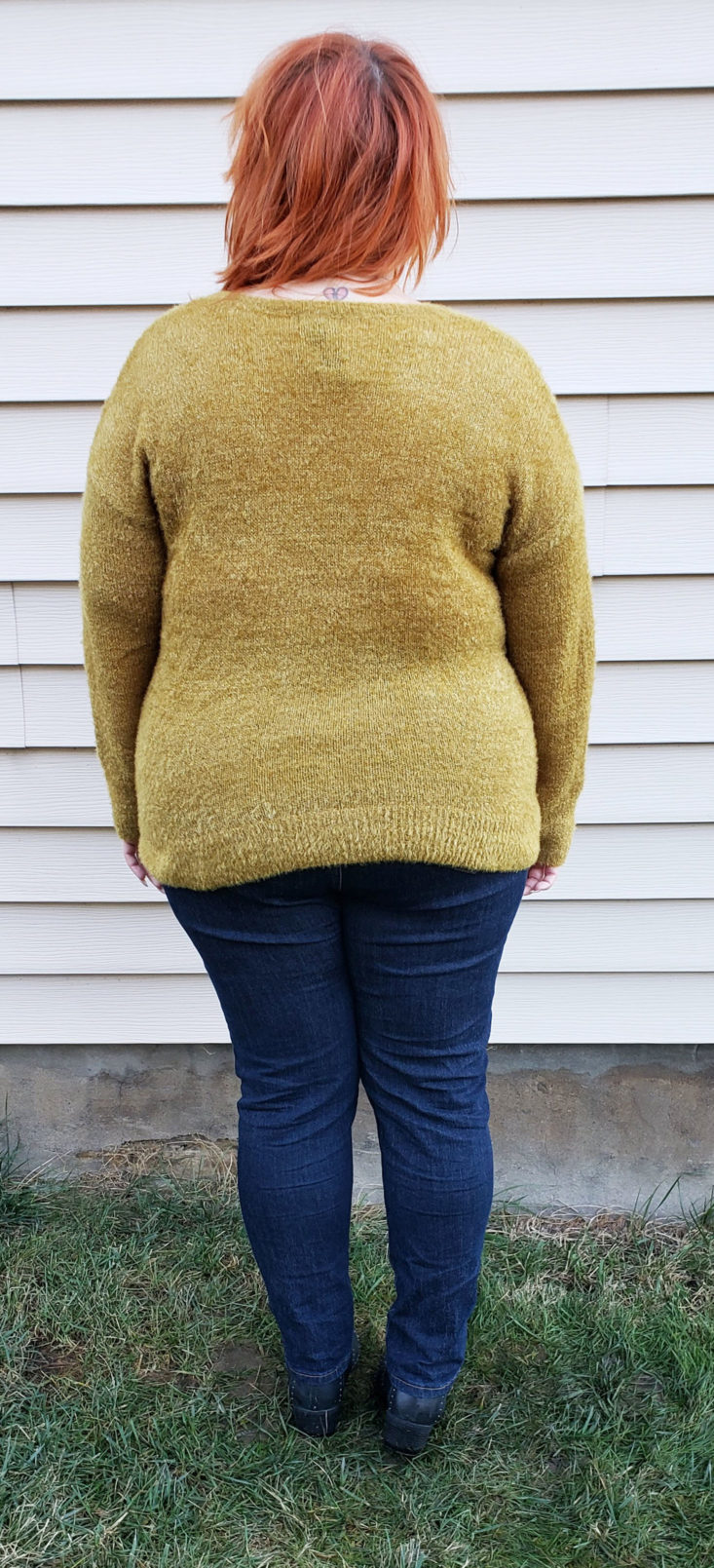 Trunk Club Plus Size Subscription Box Review November 2018 - Fuzzy V-Neck Sweater in Olive Amber by Halogen 4 Back