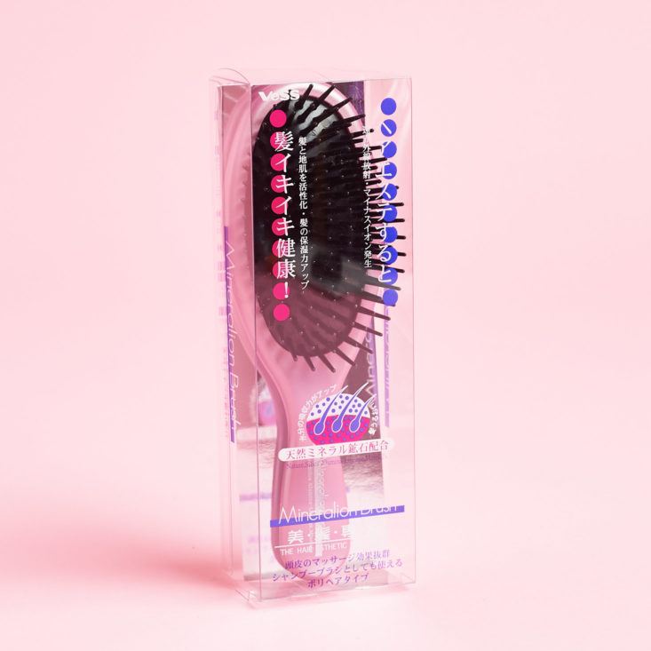 No Make No Life March 2019 hair brush in package