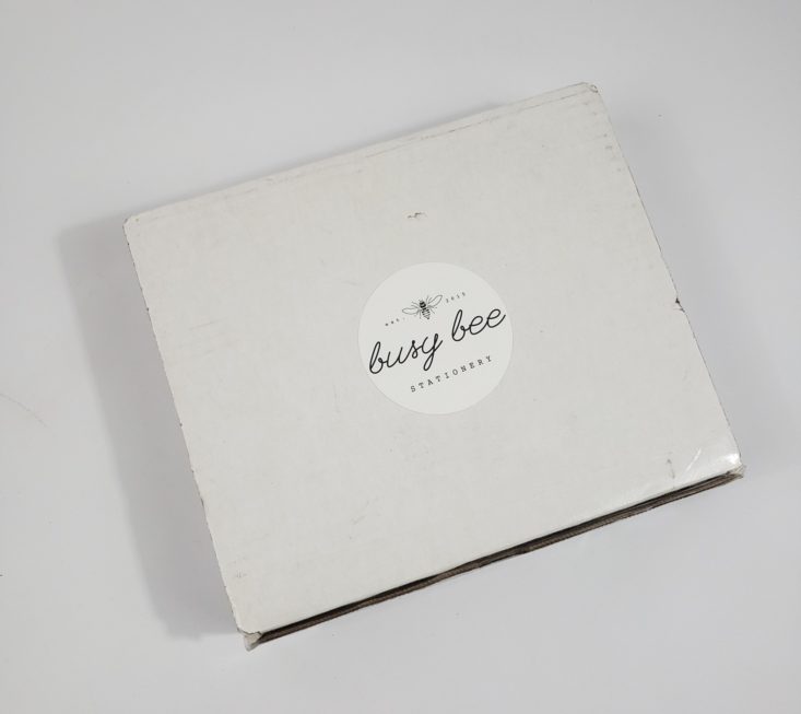 BUSY BEE STATIONERY Subscription Box Review March 2018 - Box Closed Top