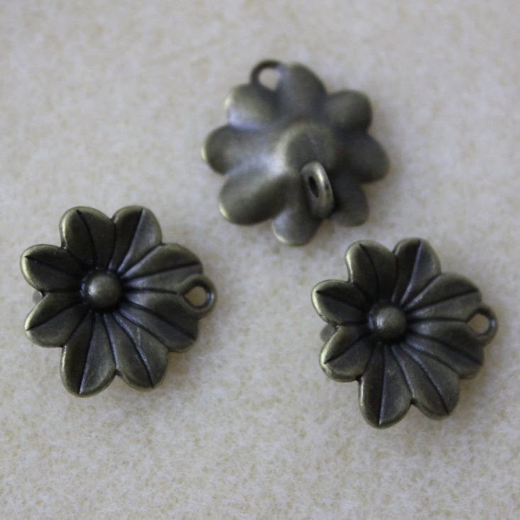 Blueberry Cove Beads Review February 2019 - Brass Flower Links Top