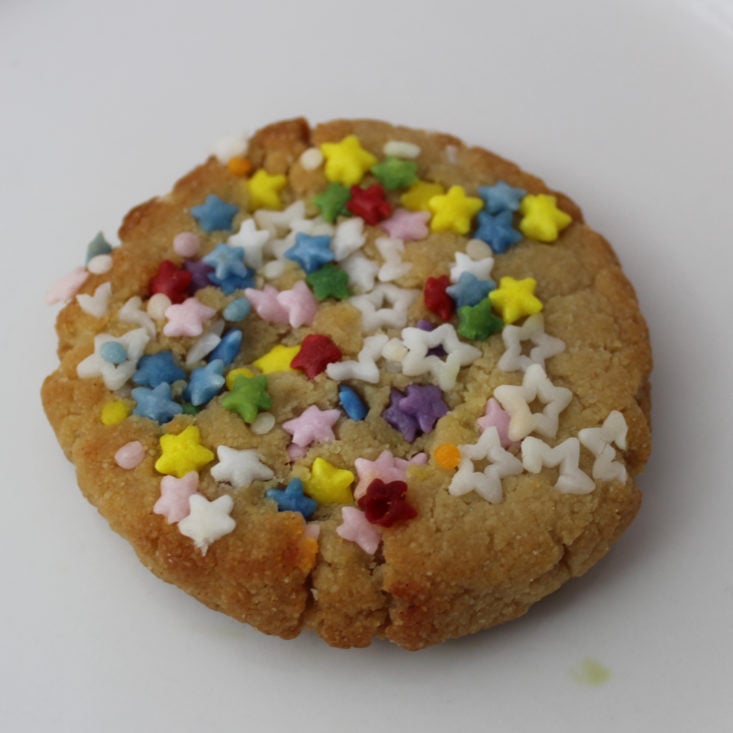 Clean Fit Box March 2019 - Stylish Spoon Soft Baked Rainbow Sprinkle Cookie Front