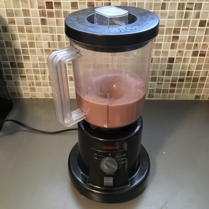 Home Chef Subscription Box Review March 2019 - Smoothie Blend In Jar Front