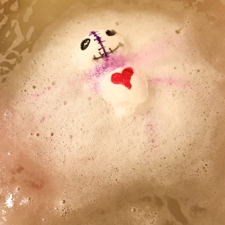 Lavish Bath Box February 2019 - Glitter & Gore Love Voodoo Bath Bomb 3