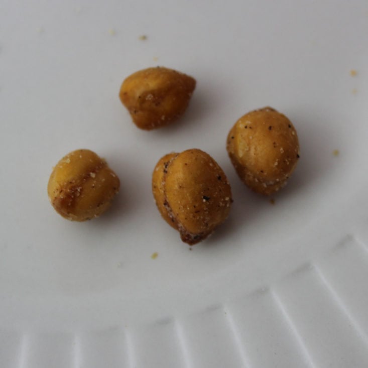 Love with Food March 2019 - Bush’s Best Cracked Pepper Crisp-Roasted Chickpeas In Plate Closer View