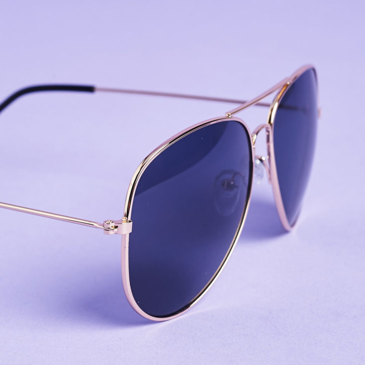 Gentlemans Box April 2019 aviators from the side
