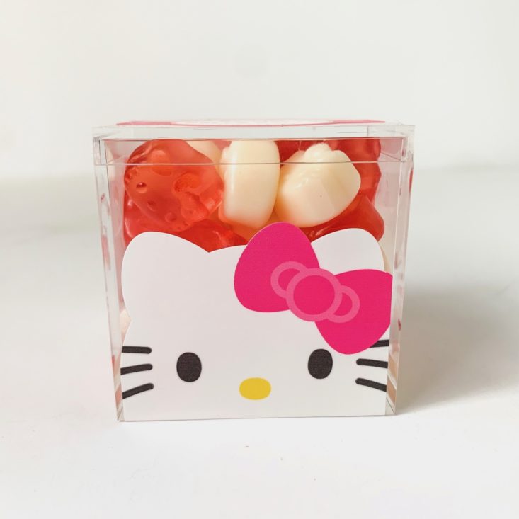Sugarfina June 2019 - Hello Kitty Mama’s Apple Pie Gummies 2