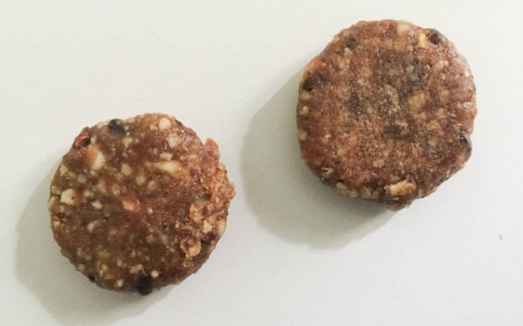 Earthlove Summer 2019 - Oatmeal Cocoa Chip Clean Cookie Bites by Sun & Swell Opened Top