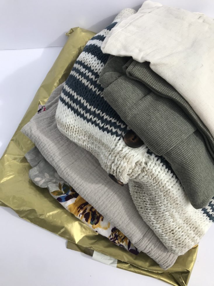 Golden Tote August 2019 - All Clothes Folded Top