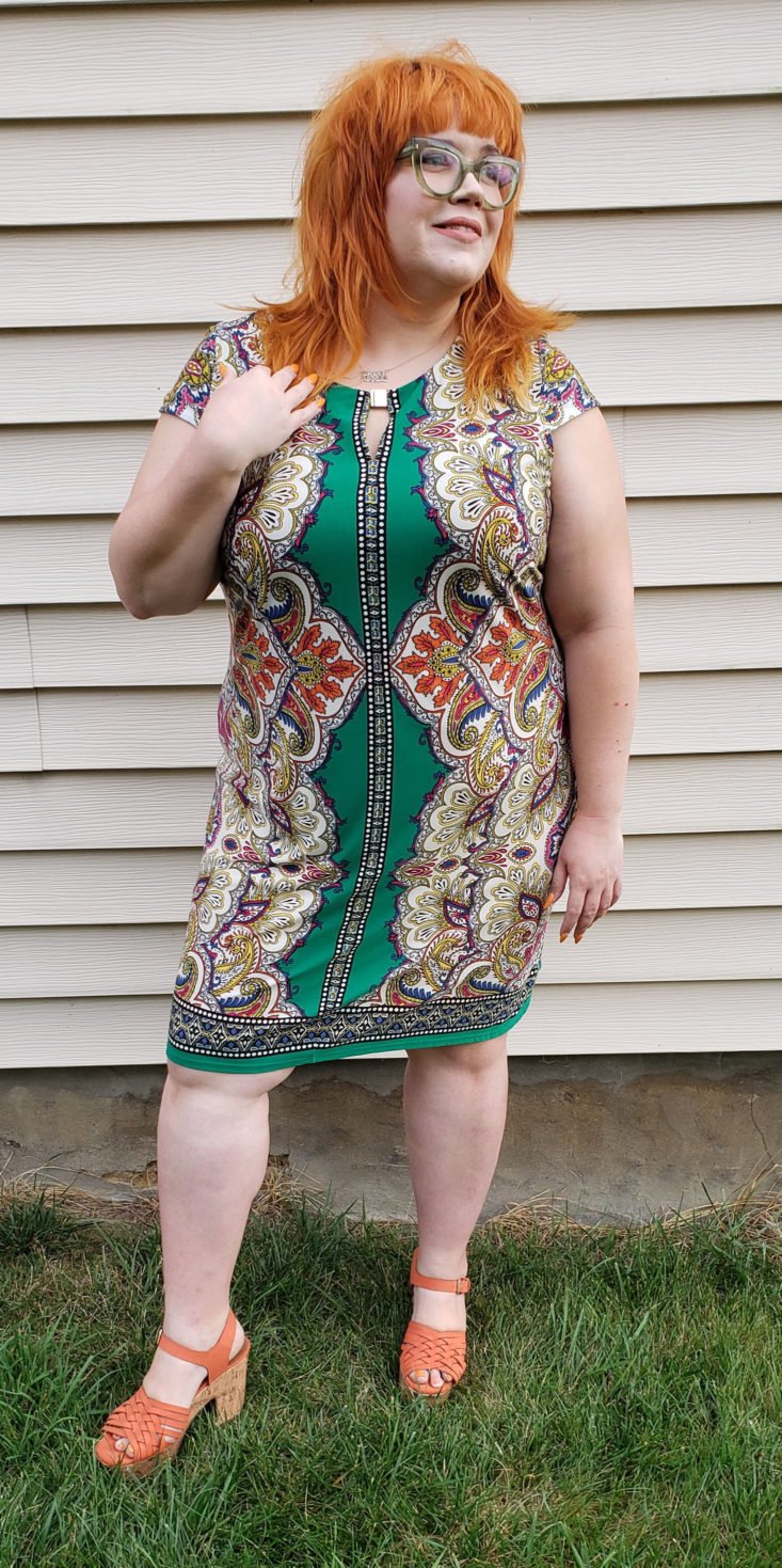 Gwynnie Bee Box August 2019 - Model Wearing Mirrored Paisley Cap Sleeve Shift Dress Front